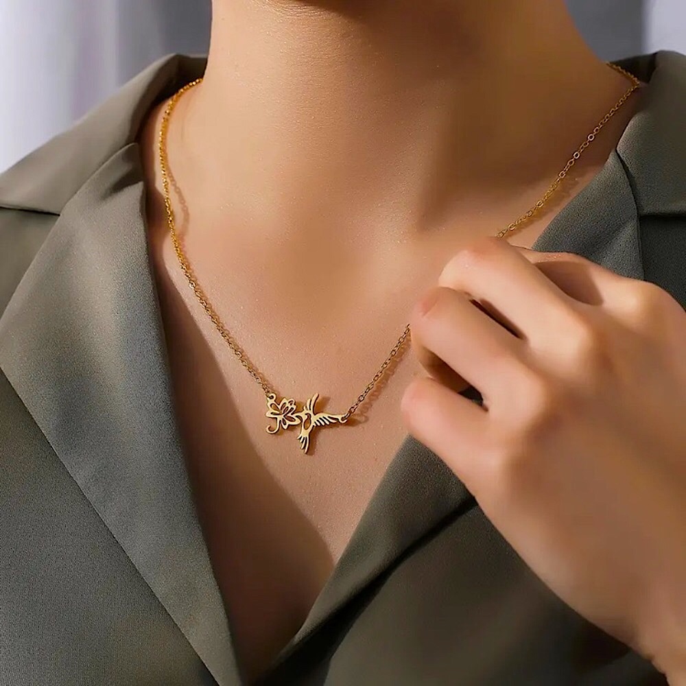 ⚜️𝟯𝟬%𝗢𝗙𝗙 𝗯𝘂𝗻𝗱𝗹𝗲𝘀 𝟯+⚜️ NEW Hummingbird Charm Stainless Steel Necklace - Picture 3 of 8